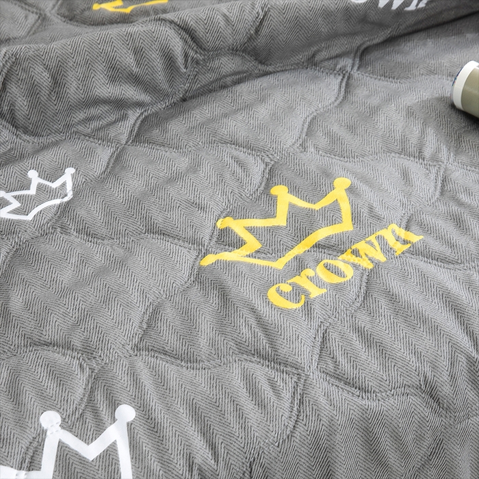 91家纺网 家纺一手货源 找家纺 2025新款亲肤芦荟棉夏被空调被夏凉被 加冕