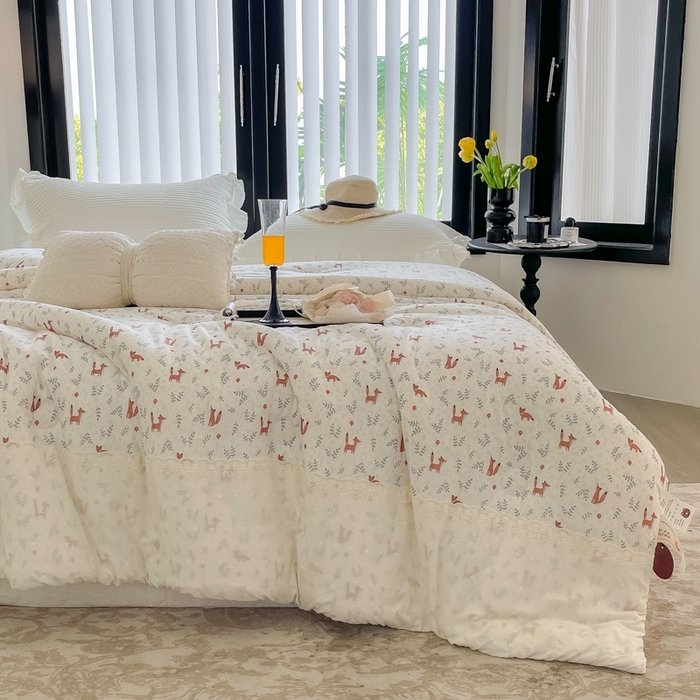 91家纺网 家纺一手货源 找家纺 奈萝家纺 2024新款法式花边款针织夏被春秋被可机洗 小狐狸