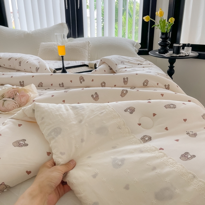 91家纺网 家纺一手货源 找家纺 奈萝家纺 2024新款法式花边款针织夏被春秋被可机洗 爱心兔