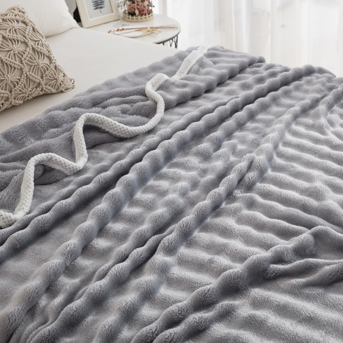 91家纺网 家纺一手货源 找家纺 卉晨家纺 2024新款牛奶绒兔毛绒空调毯午睡毯泡泡毛毯 流银灰