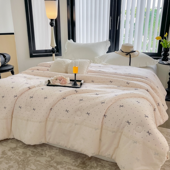 91家纺网 家纺一手货源 找家纺 奈萝家纺 2024新款法式花边款针织夏被春秋被可机洗 蝴蝶结