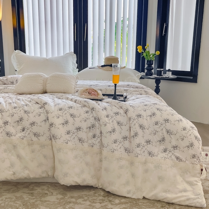 91家纺网 家纺一手货源 找家纺 奈萝家纺 2024新款法式花边款针织夏被春秋被可机洗 池影