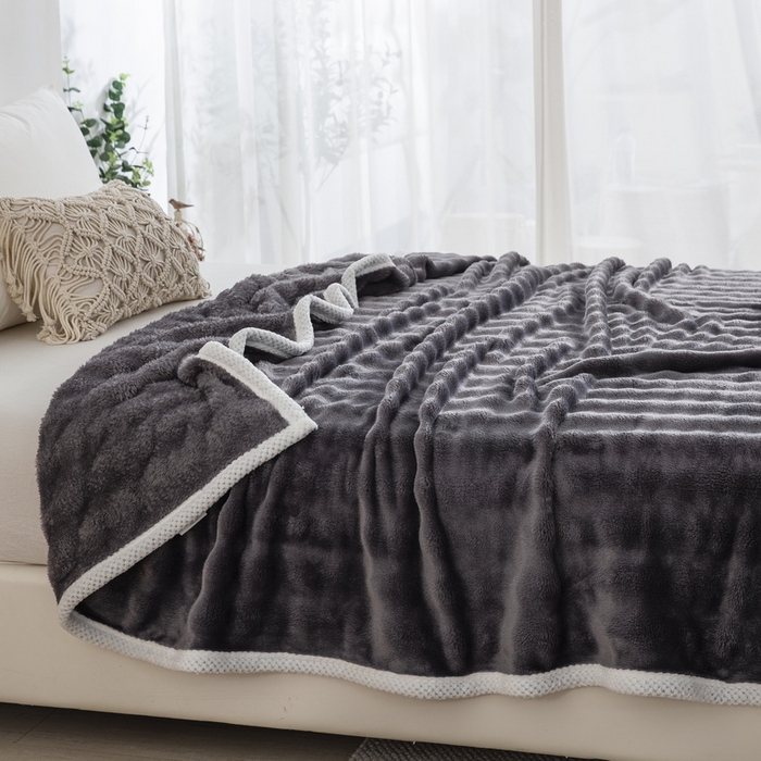 91家纺网 家纺一手货源 找家纺 卉晨家纺 2024新款牛奶绒兔毛绒空调毯午睡毯泡泡毛毯 绅士灰