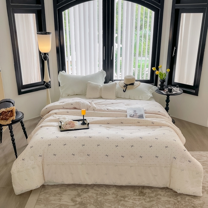 91家纺网 家纺一手货源 找家纺 奈萝家纺 2024新款法式花边款针织夏被春秋被可机洗 蝴蝶结