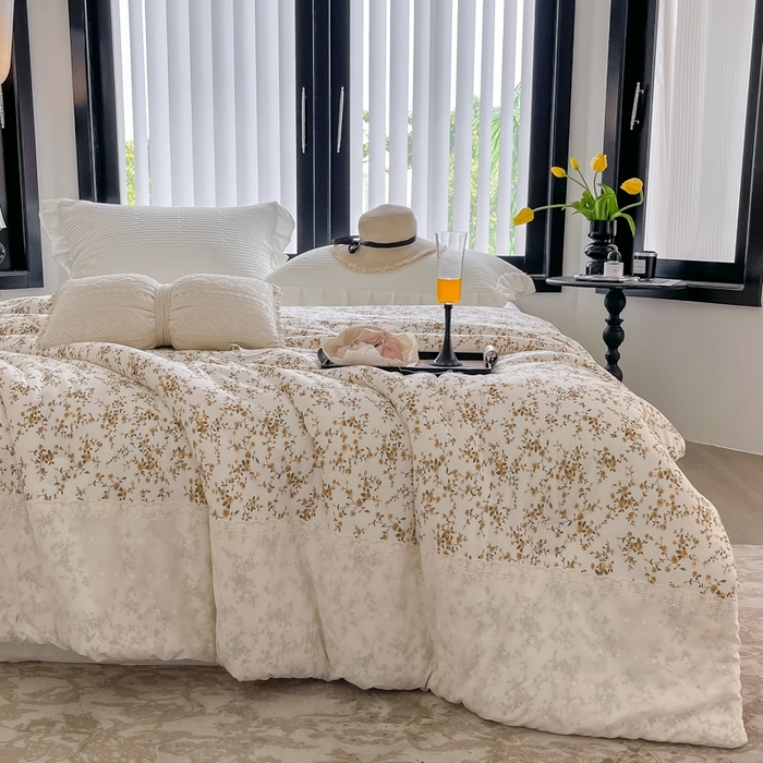 91家纺网 家纺一手货源 找家纺 奈萝家纺 2024新款法式花边款针织夏被春秋被可机洗 花黛织梦