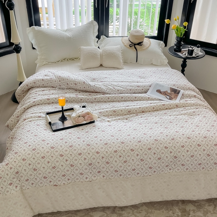 91家纺网 家纺一手货源 找家纺 奈萝家纺 2024新款法式花边款针织夏被春秋被可机洗 樱桃