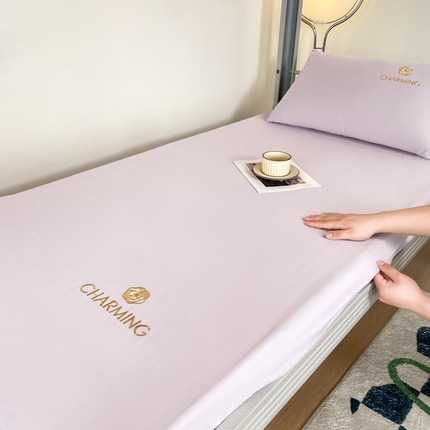 91家纺网 家纺一手货源 找家纺 暖季家纺 2025新款学生上下铺山茶花绣花床笠支持定制 山茶花罗兰紫