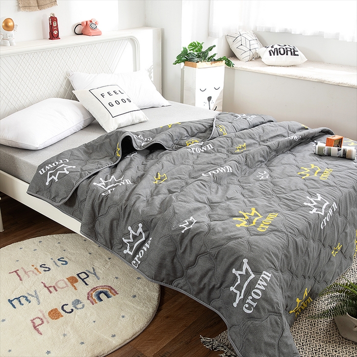 91家纺网 家纺一手货源 找家纺 2025新款亲肤芦荟棉夏被空调被夏凉被 加冕