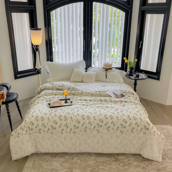 91家纺网 家纺一手货源 找家纺 奈萝家纺 2024新款法式花边款针织夏被春秋被可机洗 清新物语