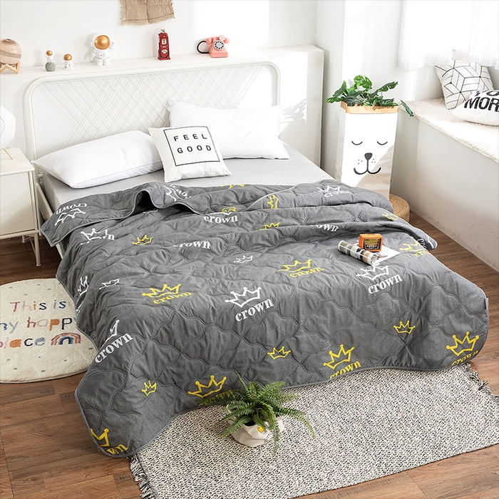 91家纺网 家纺一手货源 找家纺 2025新款亲肤芦荟棉夏被空调被夏凉被 加冕