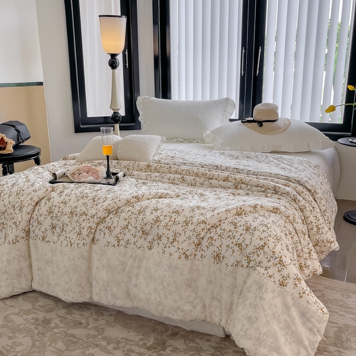 91家纺网 家纺一手货源 找家纺 奈萝家纺 2024新款法式花边款针织夏被春秋被可机洗 花黛织梦