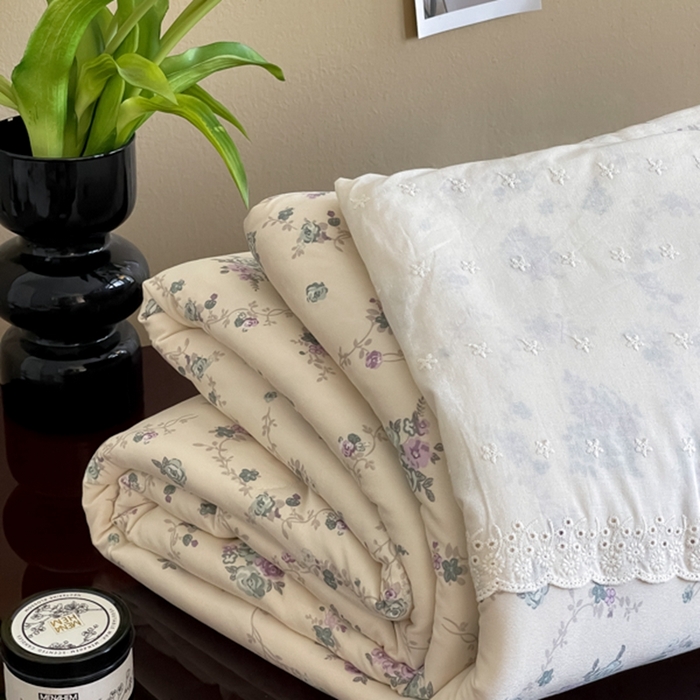 91家纺网 家纺一手货源 找家纺 奈萝家纺 2024新款法式花边款针织夏被春秋被可机洗 赛琳娜