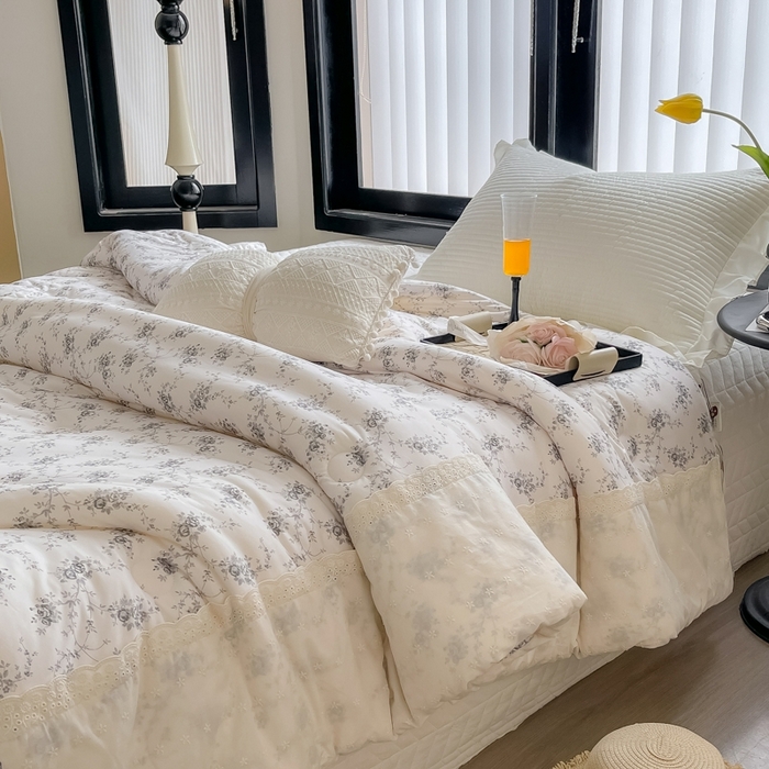 91家纺网 家纺一手货源 找家纺 奈萝家纺 2024新款法式花边款针织夏被春秋被可机洗 池影