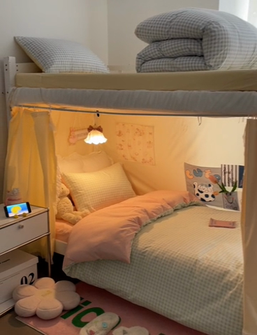 91家纺网 家纺一手货源 找家纺 眠帛家居 2024新款A类学生三件套奶油风小清新毛巾绣暖心系列水洗棉床上用品四件套图2 暖心-清新绿格