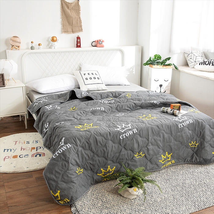 91家纺网 家纺一手货源 找家纺 2025新款亲肤芦荟棉夏被空调被夏凉被 加冕