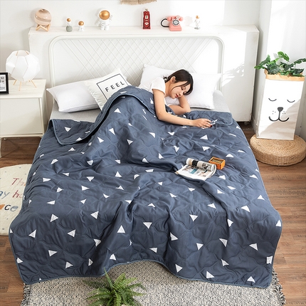 91家纺网 家纺一手货源 找家纺 2025新款亲肤芦荟棉夏被空调被夏凉被 爱巢