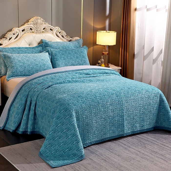 91家纺网 家纺一手货源 找家纺 晶缦家纺 2024新款水波纹色织牛奶绒床盖三件套 涟漪-浅蓝