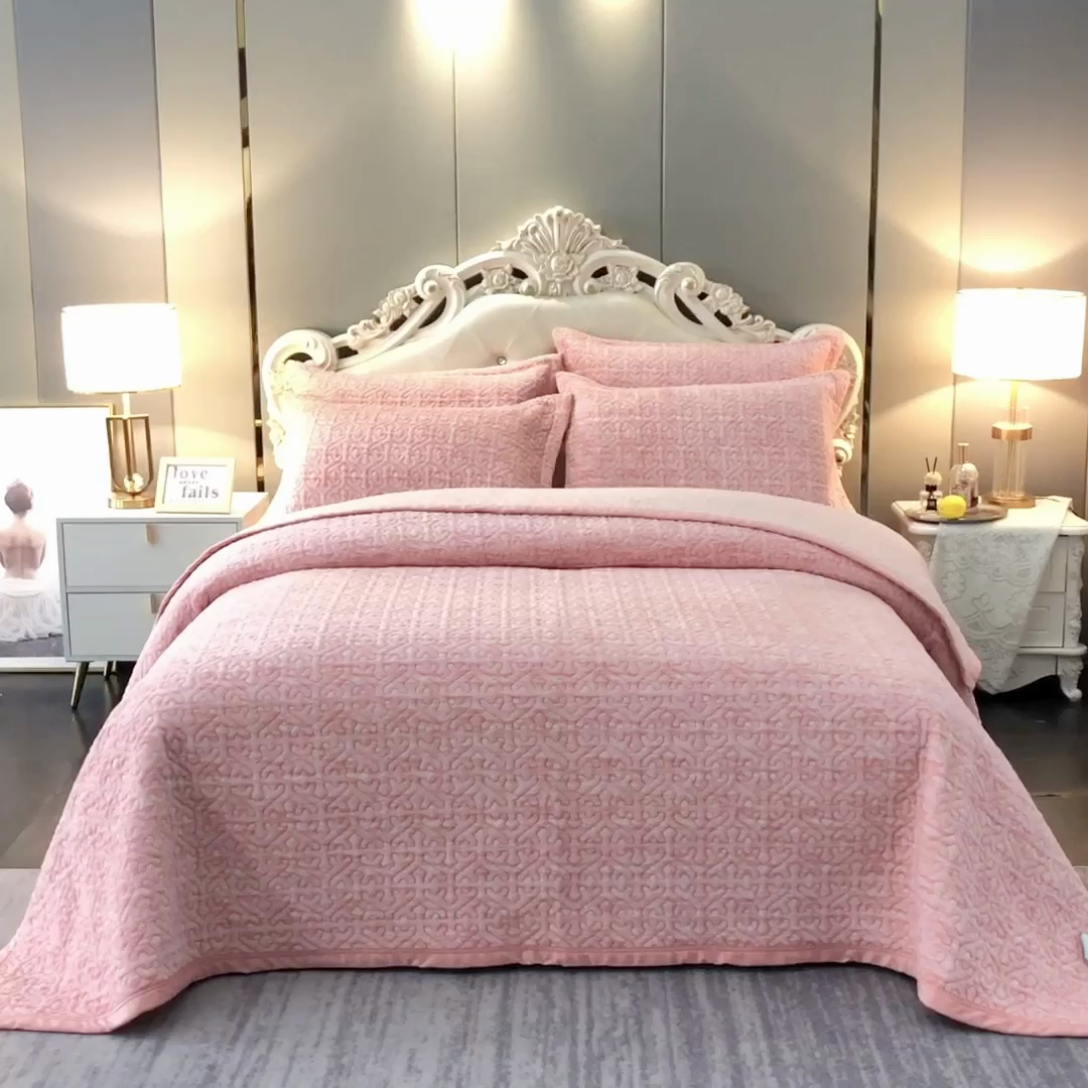 91家纺网 家纺一手货源 找家纺 晶缦家纺 2024新款水波纹色织牛奶绒床盖三件套 涟漪-罗兰紫