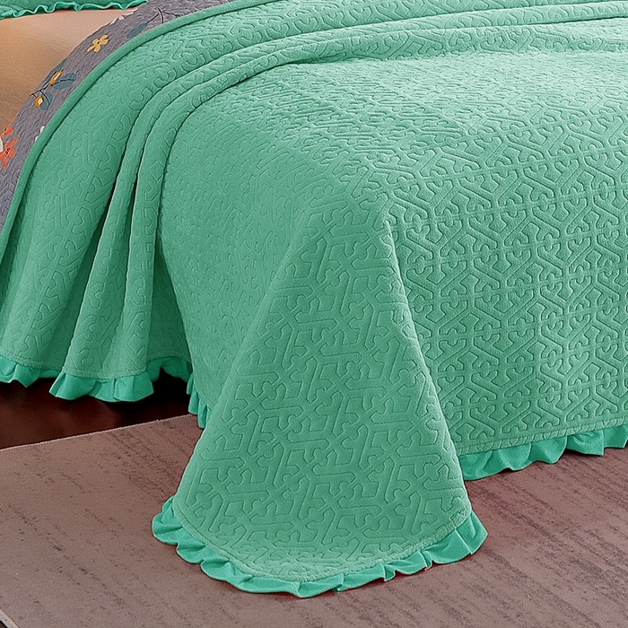 91家纺网 家纺一手货源 找家纺 晶缦家纺 2024新款纯色小花边牛奶绒床盖三件套 暖馨-浅绿