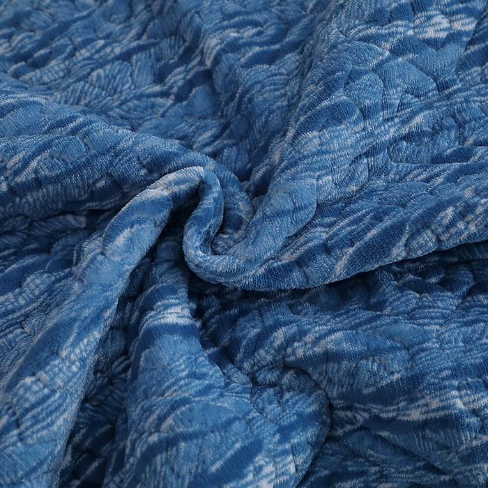 91家纺网 家纺一手货源 找家纺 晶缦家纺 2024新款水波纹色织牛奶绒床盖三件套 涟漪-宝石蓝