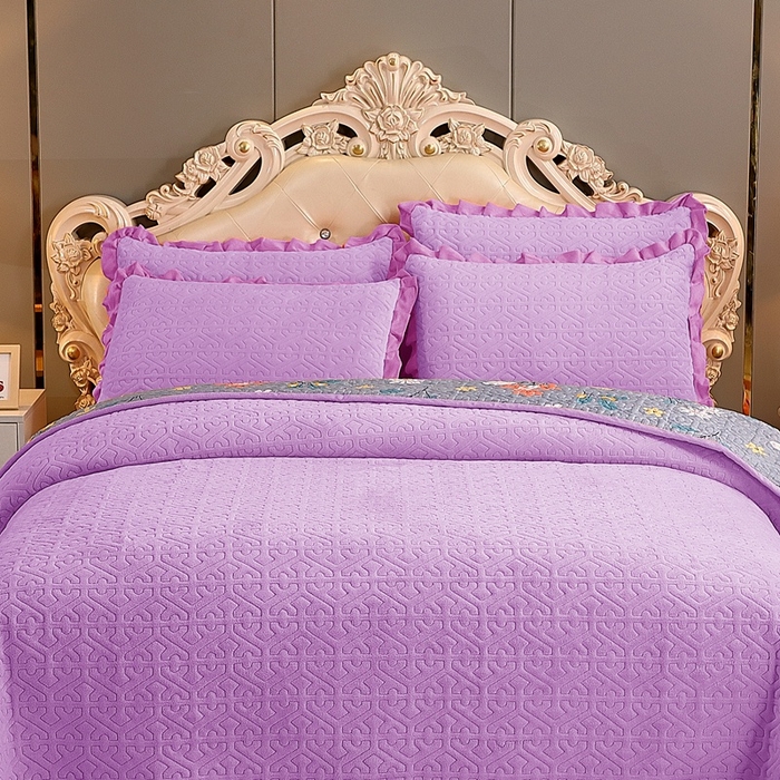 91家纺网 家纺一手货源 找家纺 晶缦家纺 2024新款纯色小花边牛奶绒床盖三件套 暖馨-浅紫