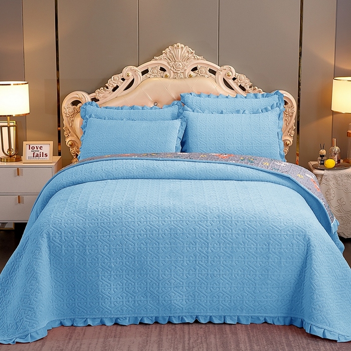 91家纺网 家纺一手货源 找家纺 晶缦家纺 2024新款纯色小花边牛奶绒床盖三件套 暖馨-天蓝