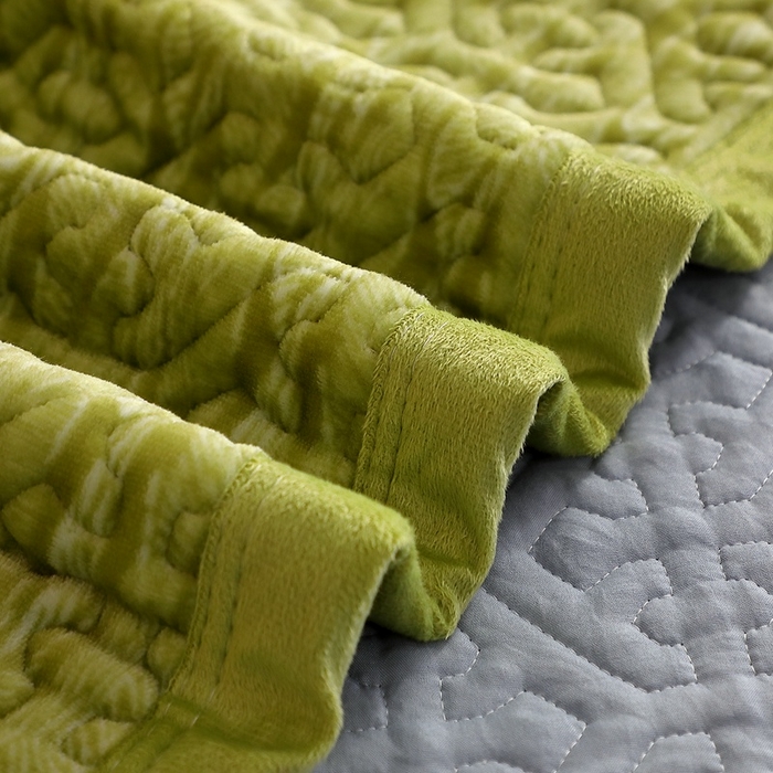 91家纺网 家纺一手货源 找家纺 晶缦家纺 2024新款水波纹色织牛奶绒床盖三件套 涟漪-浅绿