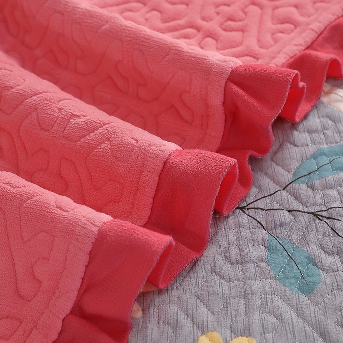 91家纺网 家纺一手货源 找家纺 晶缦家纺 2024新款纯色小花边牛奶绒床盖三件套 暖馨-豆沙