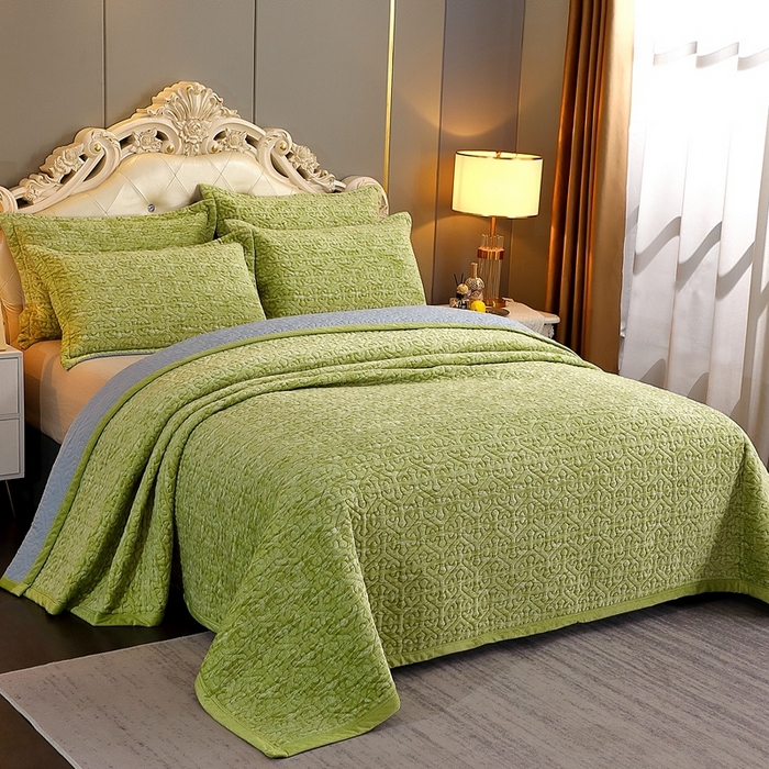 91家纺网 家纺一手货源 找家纺 晶缦家纺 2024新款水波纹色织牛奶绒床盖三件套 涟漪-浅绿