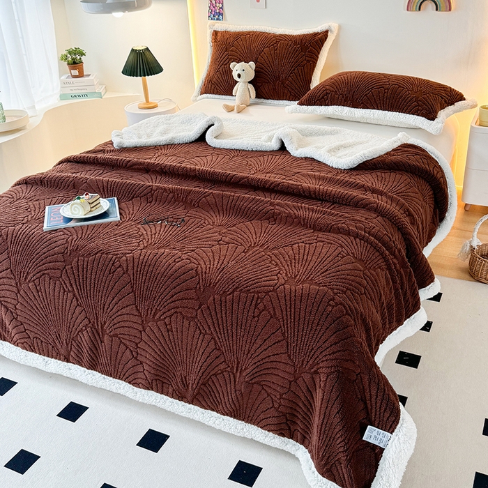 91家纺网 家纺一手货源 找家纺 芸锦豪 2024新款金贝壳塔芙绒羊羔绒毛毯 红咖