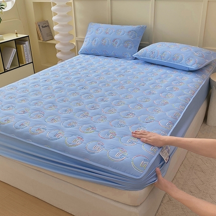 91家纺网 家纺一手货源 找家纺 尊康家纺（原磊科） 2024新款奶昔棉抗菌床笠-福气满满 福气满满-天蓝