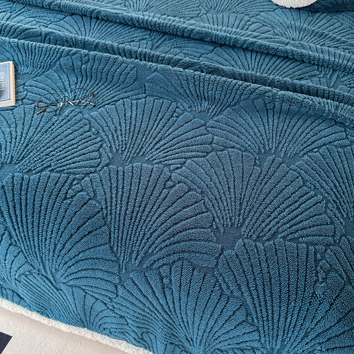 91家纺网 家纺一手货源 找家纺 芸锦豪 2024新款金贝壳塔芙绒羊羔绒毛毯 孔雀蓝