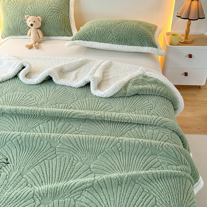 91家纺网 家纺一手货源 找家纺 芸锦豪 2024新款金贝壳塔芙绒羊羔绒毛毯 抹茶绿