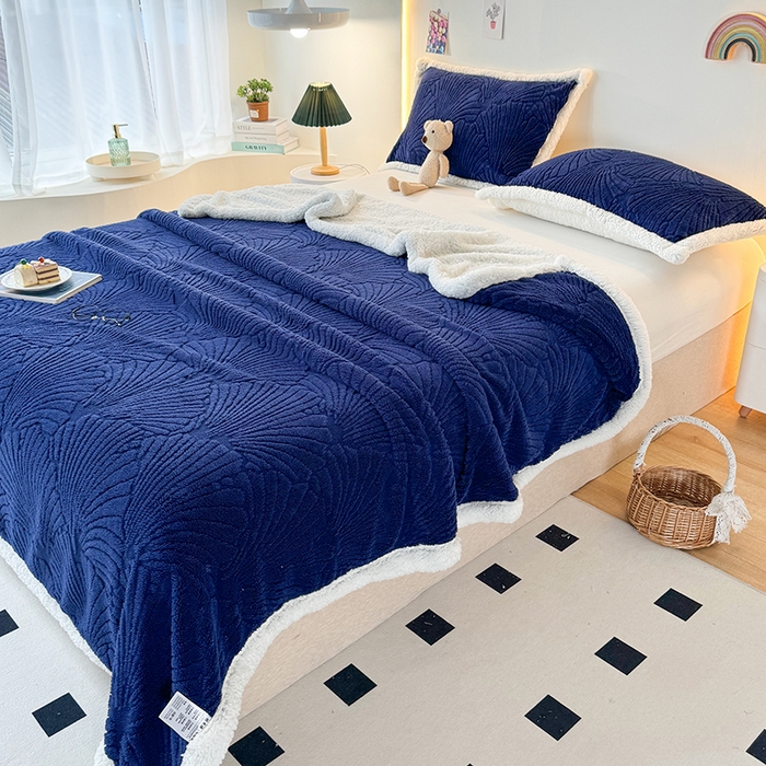 91家纺网 家纺一手货源 找家纺 芸锦豪 2024新款金贝壳塔芙绒羊羔绒毛毯 深兰