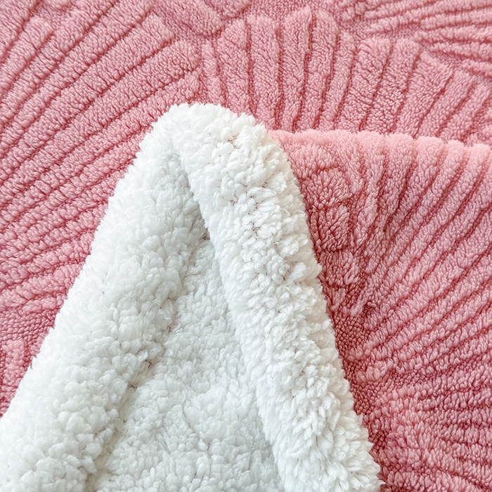 91家纺网 家纺一手货源 找家纺 芸锦豪 2024新款金贝壳塔芙绒羊羔绒毛毯 玫瑰粉