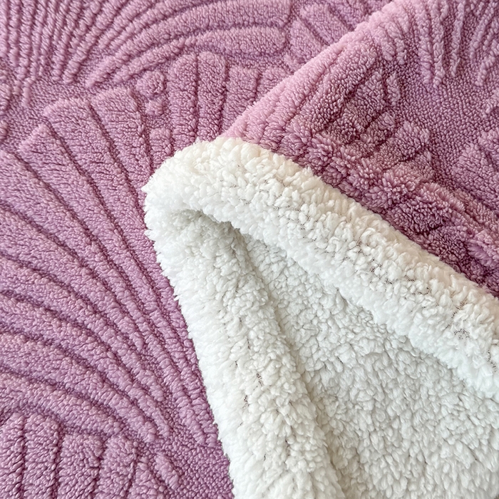 91家纺网 家纺一手货源 找家纺 芸锦豪 2024新款金贝壳塔芙绒羊羔绒毛毯 莫奈紫