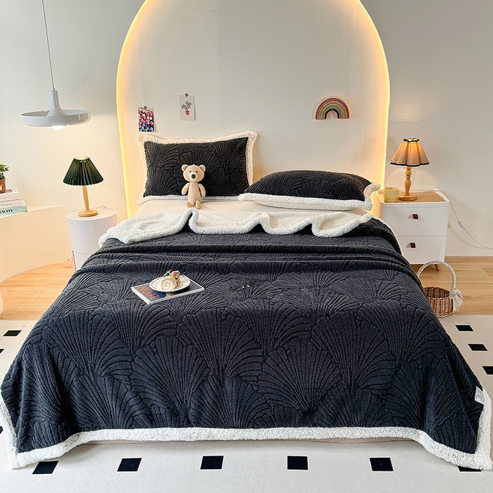 91家纺网 家纺一手货源 找家纺 芸锦豪 2024新款金贝壳塔芙绒羊羔绒毛毯 深灰