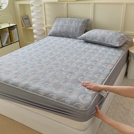 91家纺网 家纺一手货源 找家纺 尊康家纺（原磊科） 2024新款奶昔棉抗菌床笠-福气满满 福气满满-高级灰