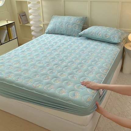 91家纺网 家纺一手货源 找家纺 尊康家纺（原磊科） 2024新款奶昔棉抗菌床笠-福气满满 福气满满-水绿