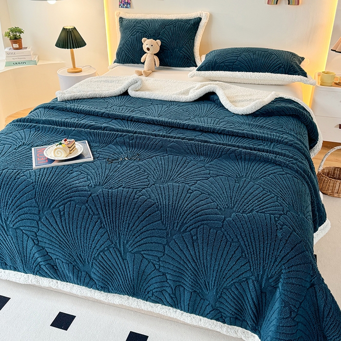 91家纺网 家纺一手货源 找家纺 芸锦豪 2024新款金贝壳塔芙绒羊羔绒毛毯 孔雀蓝