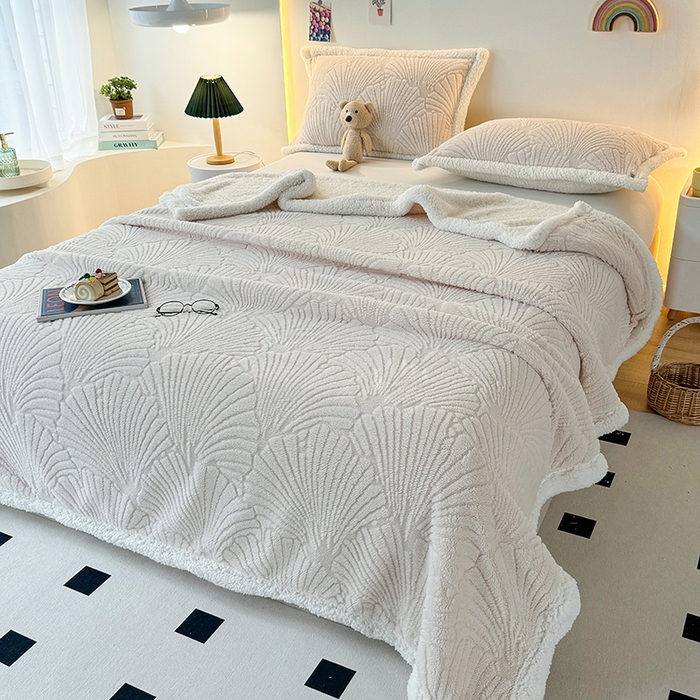 91家纺网 家纺一手货源 找家纺 芸锦豪 2024新款金贝壳塔芙绒羊羔绒毛毯 米杏