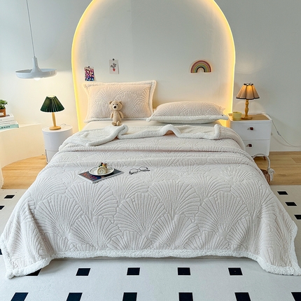 芸锦豪 2024新款金贝壳塔芙绒羊羔绒毛毯 米杏