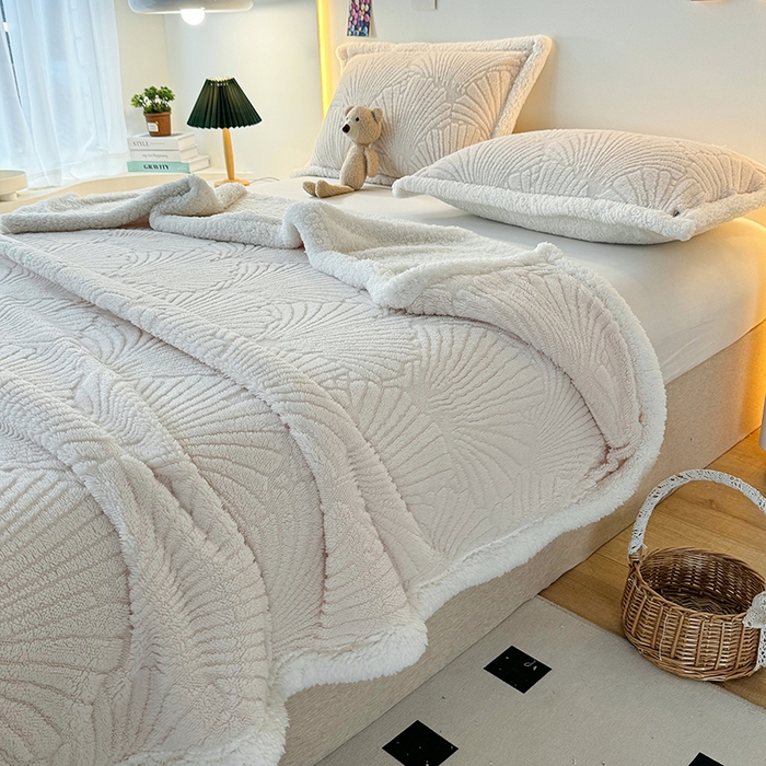 91家纺网 家纺一手货源 找家纺 芸锦豪 2024新款金贝壳塔芙绒羊羔绒毛毯 米杏