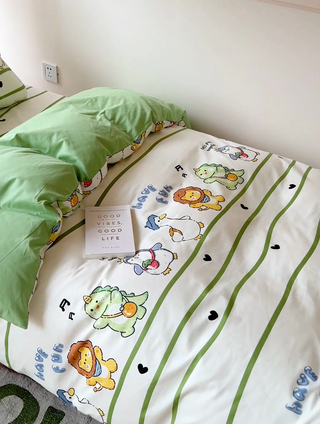 91家纺网 家纺一手货源 找家纺 名兮家居 2024新款全棉印花学生款多件套 动物联欢