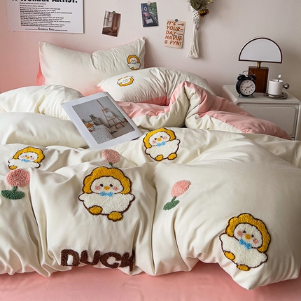 91家纺网 家纺一手货源 找家纺 （总）梦之岛 2024新款学生季ins水洗云朵棉可爱毛巾绣四件套