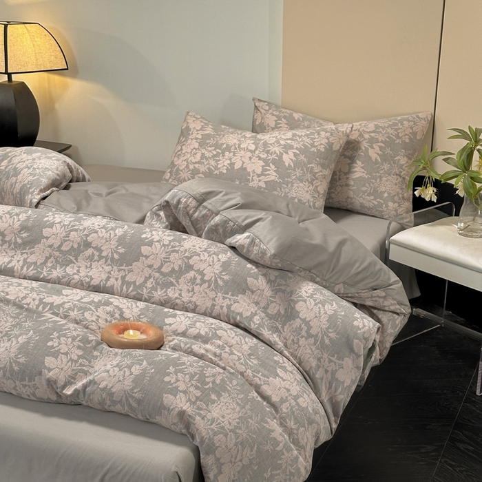 91家纺网 家纺一手货源 找家纺 琪格格2025款纯棉三层纱提花四件套（提供大量买家秀）叶之韵味-灰