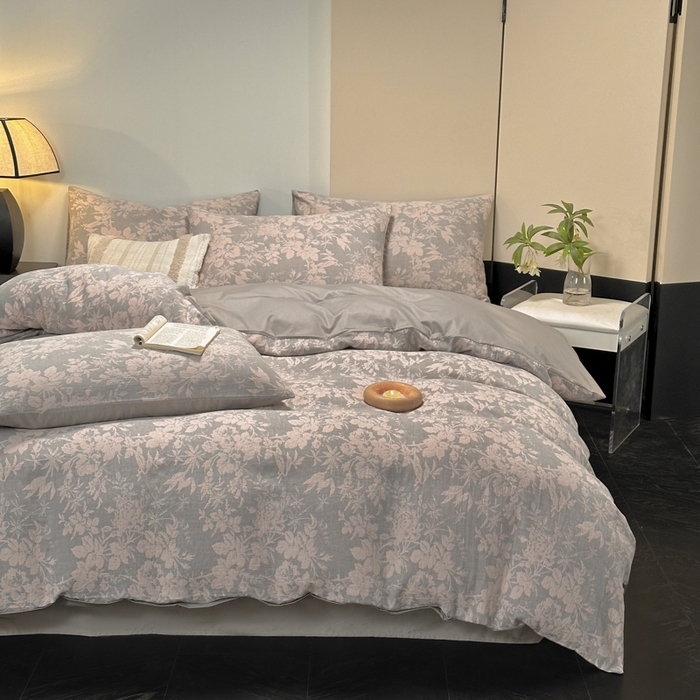 91家纺网 家纺一手货源 找家纺 琪格格2025款纯棉三层纱提花四件套（提供大量买家秀）叶之韵味-灰