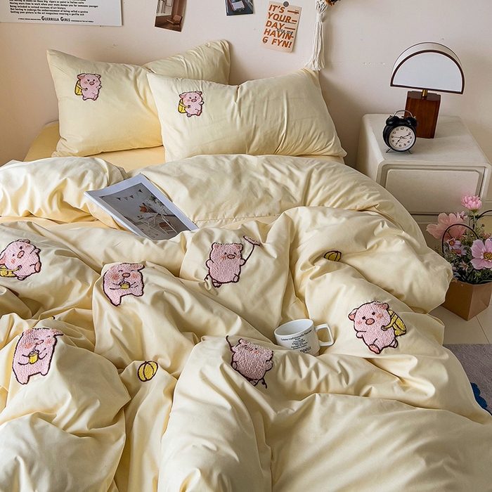 91家纺网 家纺一手货源 找家纺 梦之岛 2024新款学生季ins水洗云朵棉可爱毛巾绣四件套 可爱猪-奶黄