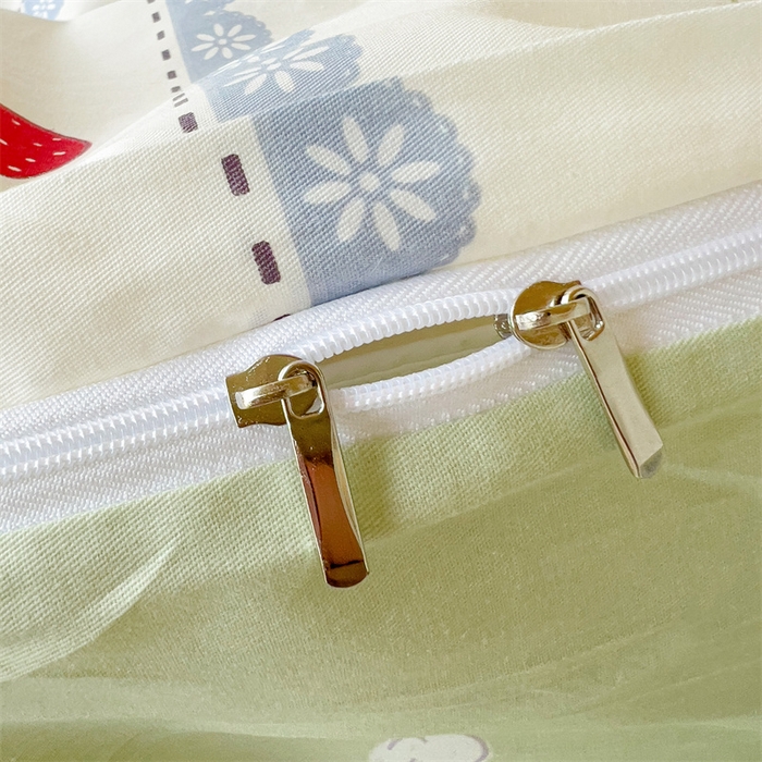 91家纺网 家纺一手货源 找家纺 名兮家居 2024新款全棉印花学生款多件套 草莓兔兔