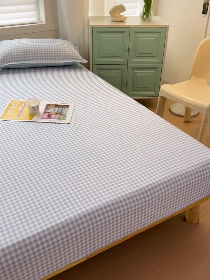 91家纺网 家纺一手货源 找家纺 楠沐家纺 2025新款亲肤印花芦荟棉水洗棉床笠系列 心动蓝